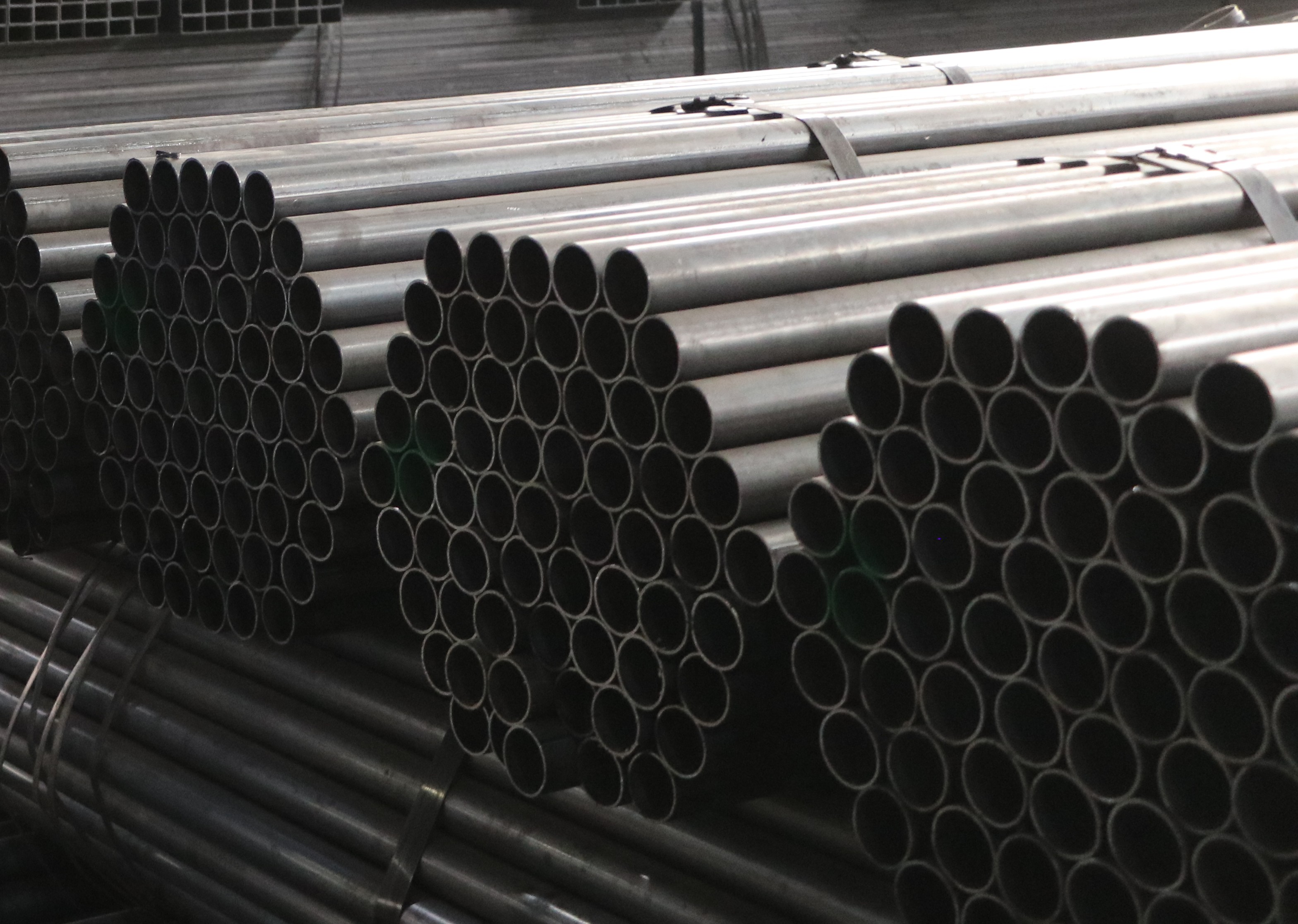 الأنابيب الحديدية